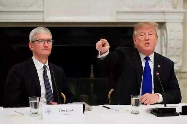 蘋果首席執行官蒂姆·庫克，首度公開反對特朗普