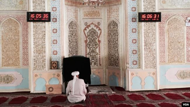 新疆的清真寺 (美國之音葉兵拍攝)