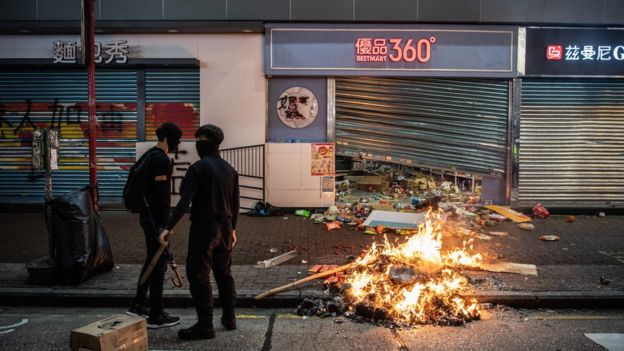 一些建製派人士認為，如果暴力示威浪潮持續，香港政府應宣布押然甚至取消選舉。