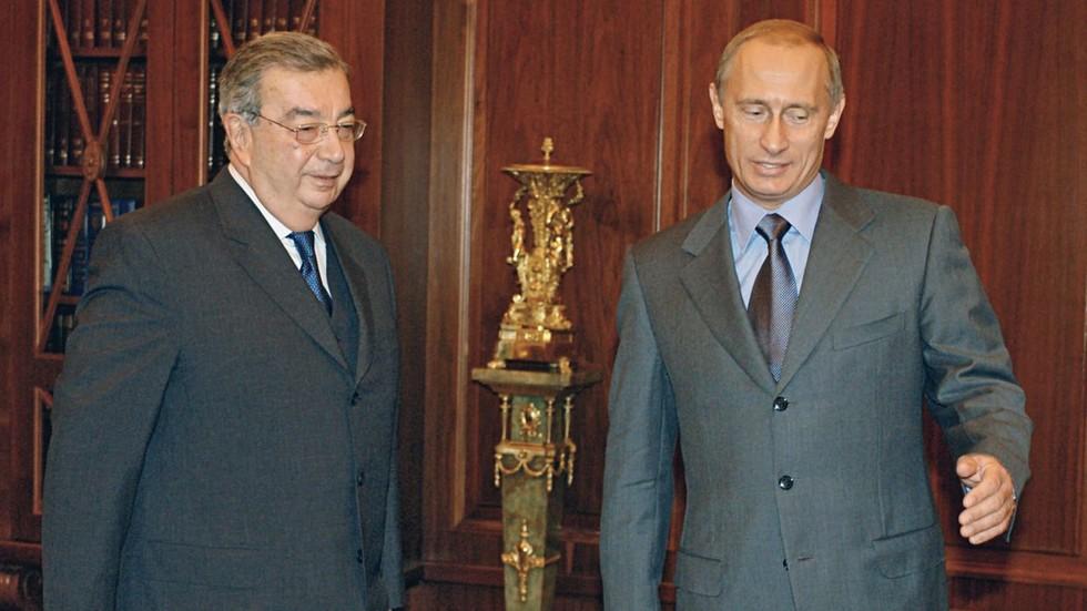 普裏馬科夫與普京(右)。(圖源：俄羅斯衛星通訊社)