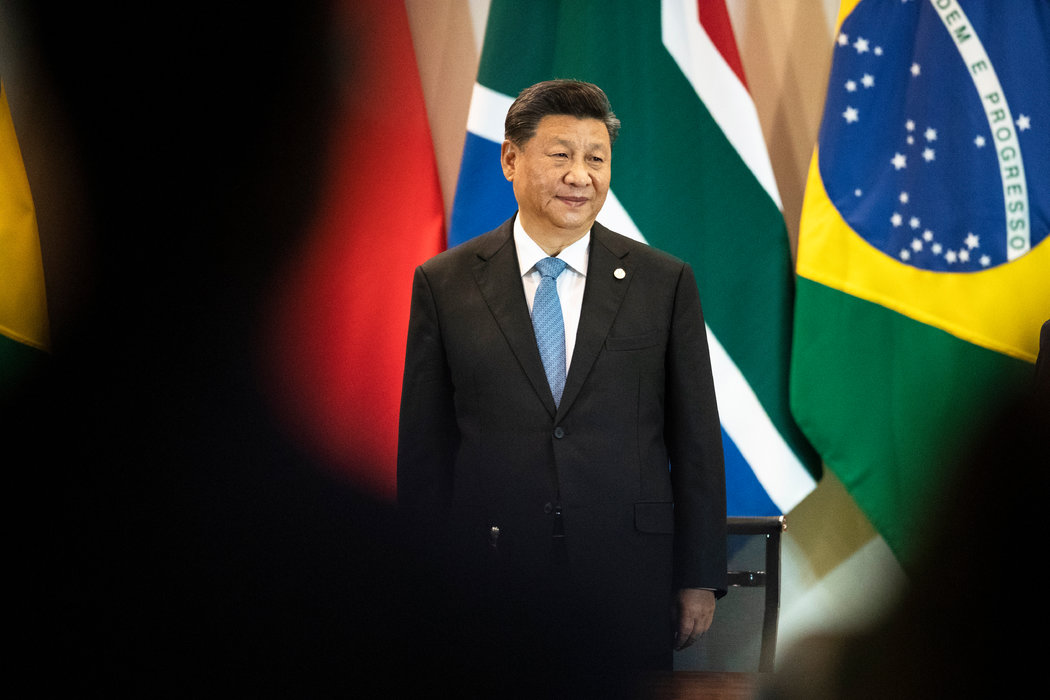 中國國家主席習近平上周在巴西的一次會議上。特朗普總統表示，他與習近平以及香港支持民主的抗議者站在一起。
