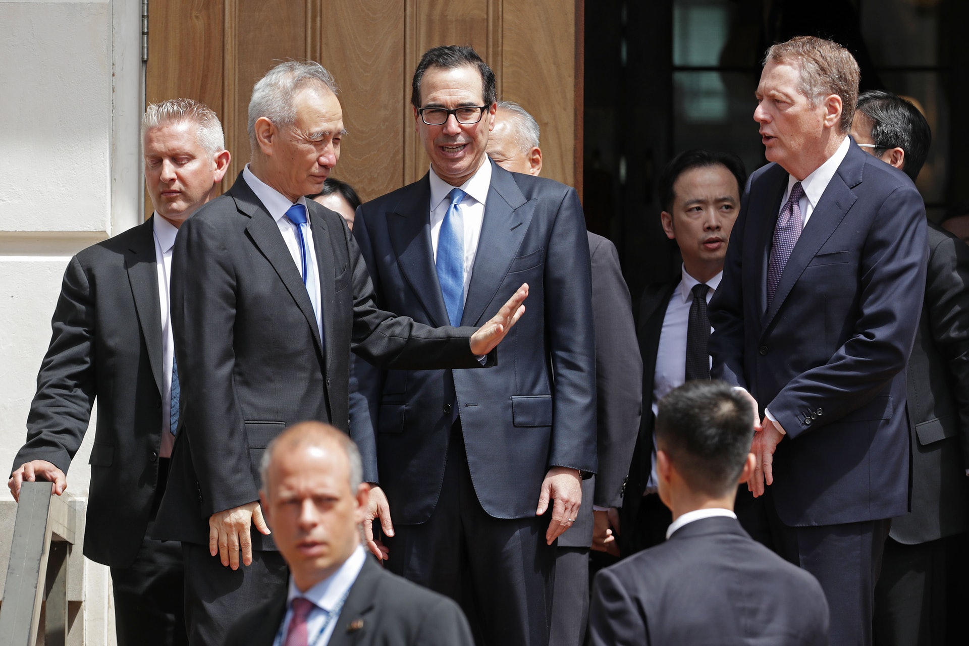 中國副總理劉鶴11月26日再次與美國財政官員通電話，尋求盡快達成兩國首階段貿易協議。（Getty Images）