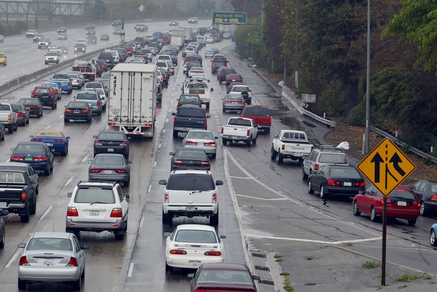 洛杉磯的這兩條高速交匯處 每天都會發生一起事故_圖1-1