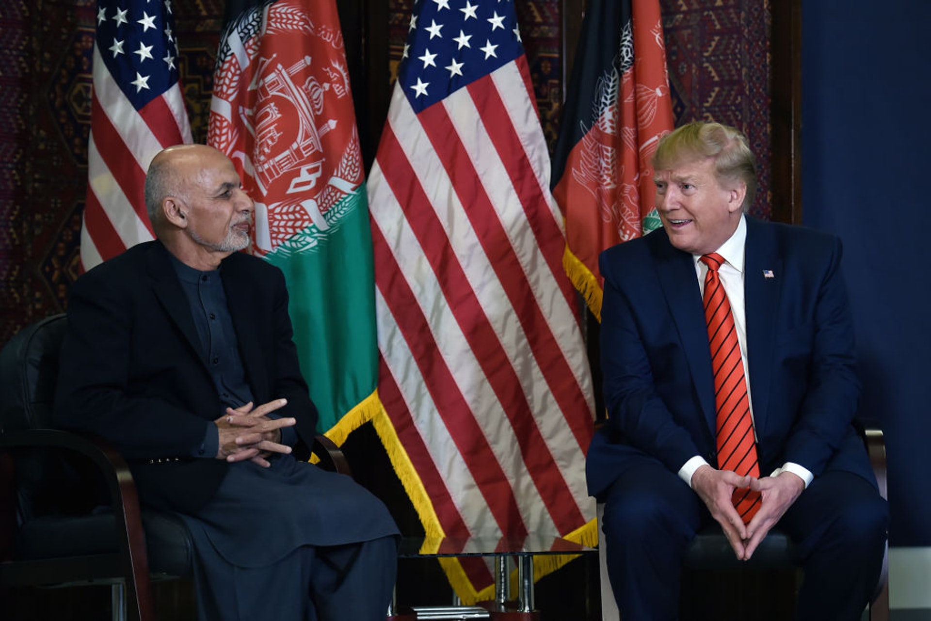 特朗普（右）11月28日與阿富汗總統加尼會麵（Getty Images）