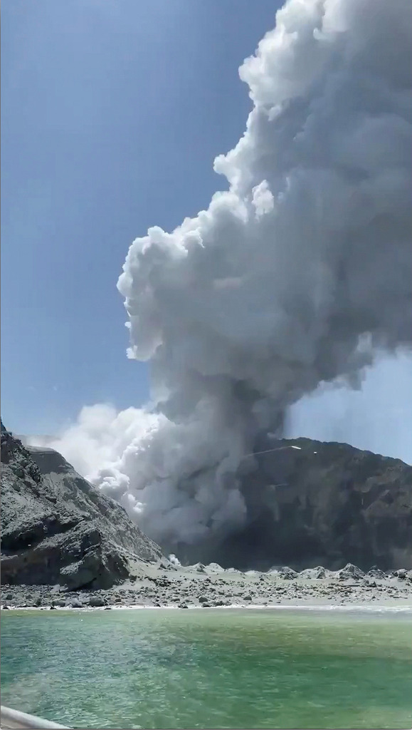 新西兰火山爆发 失踪包括中国人 相信已罹难(组图)