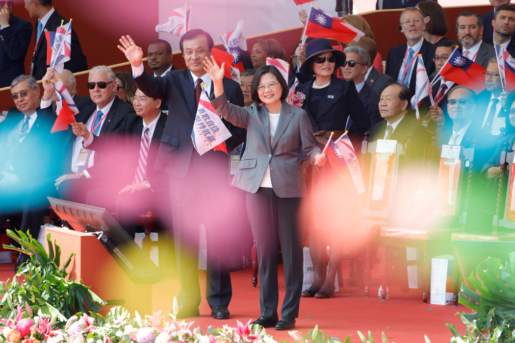 台灣總統蔡英文十月國慶期間在台北。她不承認中國所謂台灣是其領土一部分的說法。