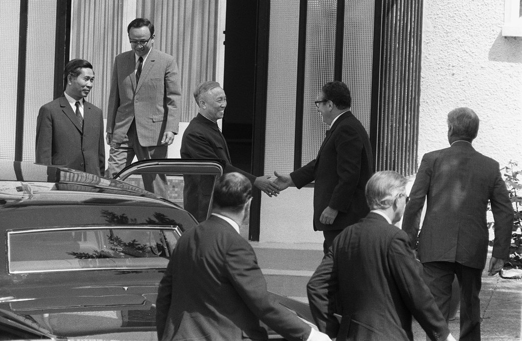 中左：黎德壽。中右：亨利·A·基辛格。在1973年簽署停火協議之前的幾天。