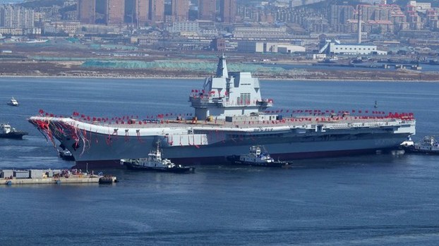 中國的第二艘航母山東艦最近駛過台灣海峽（法新社）