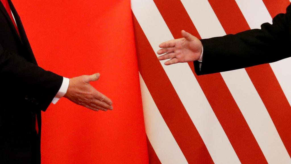 中國國家主席習近平與美國總統特朗普握手資料圖片