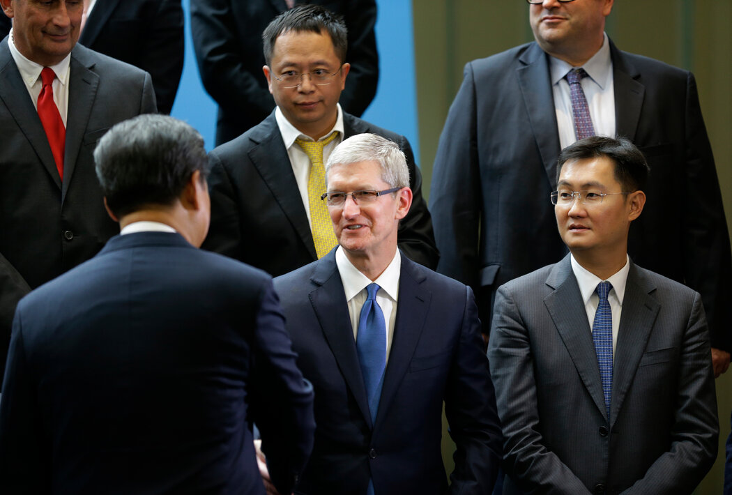 一方步步紧逼 一方步步退让 苹果向北京交出数据
