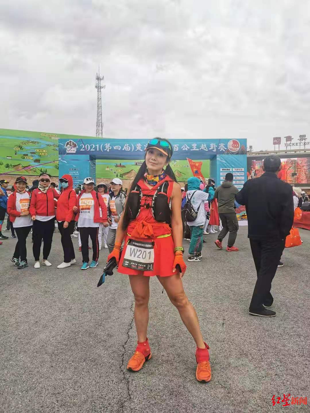 甘肃马拉松女跑者:当时选择了退赛 我还非常后悔