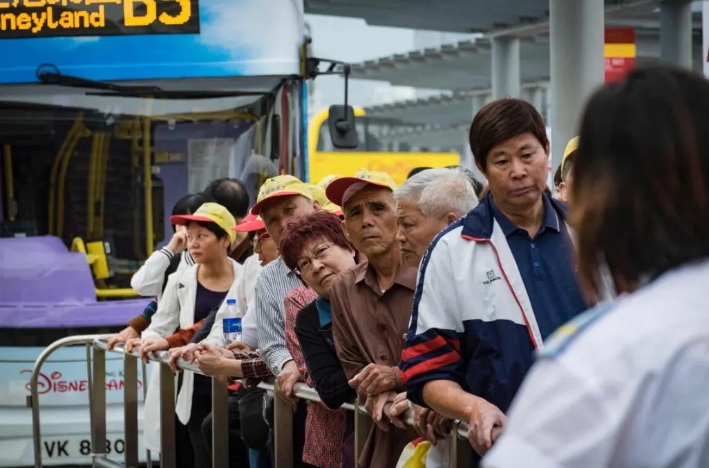 ● 香港的“低价团”中，很多都是从没来过香港的老人