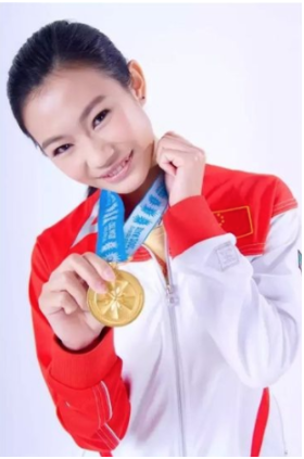前奥运冠军劳丽诗在微博上  炸出了一个粪坑