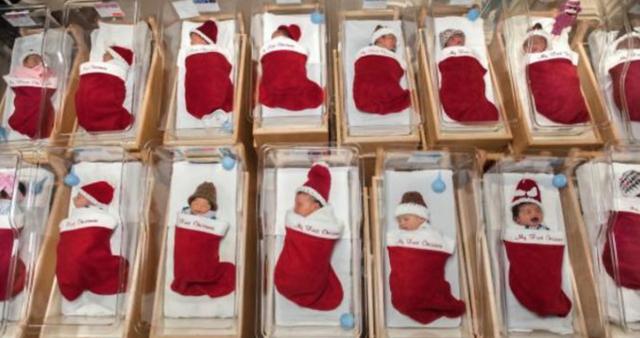 萌萌的圣诞礼物请查收，美国医院把新生宝宝放到圣诞袜里送回家