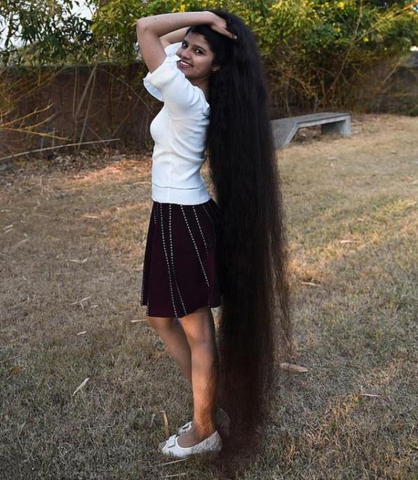 印度17岁女孩长发近1米9，打破吉尼斯记录(图)