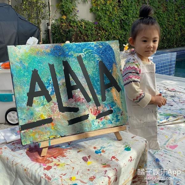 还记得陈冠希的女儿吗？才4岁就有几百万的艺术藏品了……
