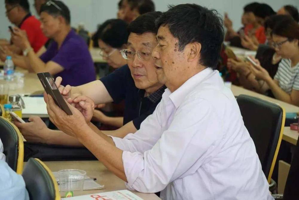 触不及的中国“网瘾中老年”