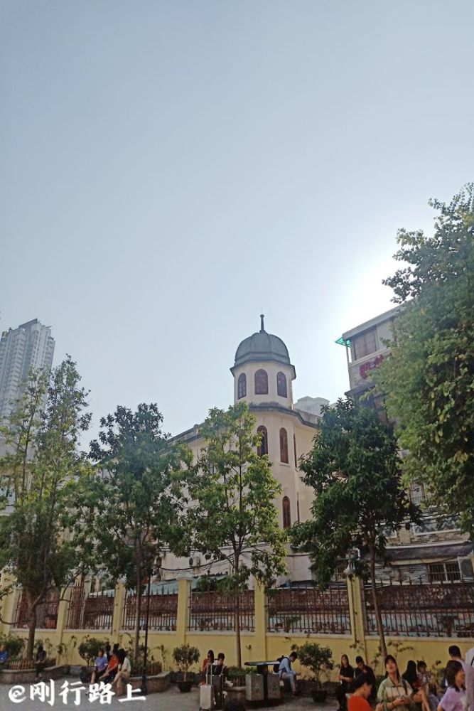 广州花岗岩砌造哥特式教堂 能与巴黎圣母院相媲美