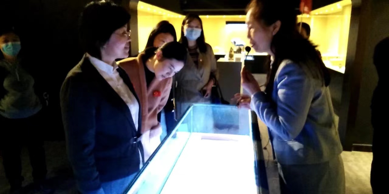 人们在贞元博物馆内部参观 武汉市贞元博物馆公众号 资料图
