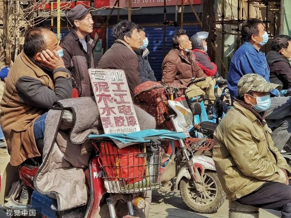 觉得自己”太倒霉” 57岁农民工困在上海的春天