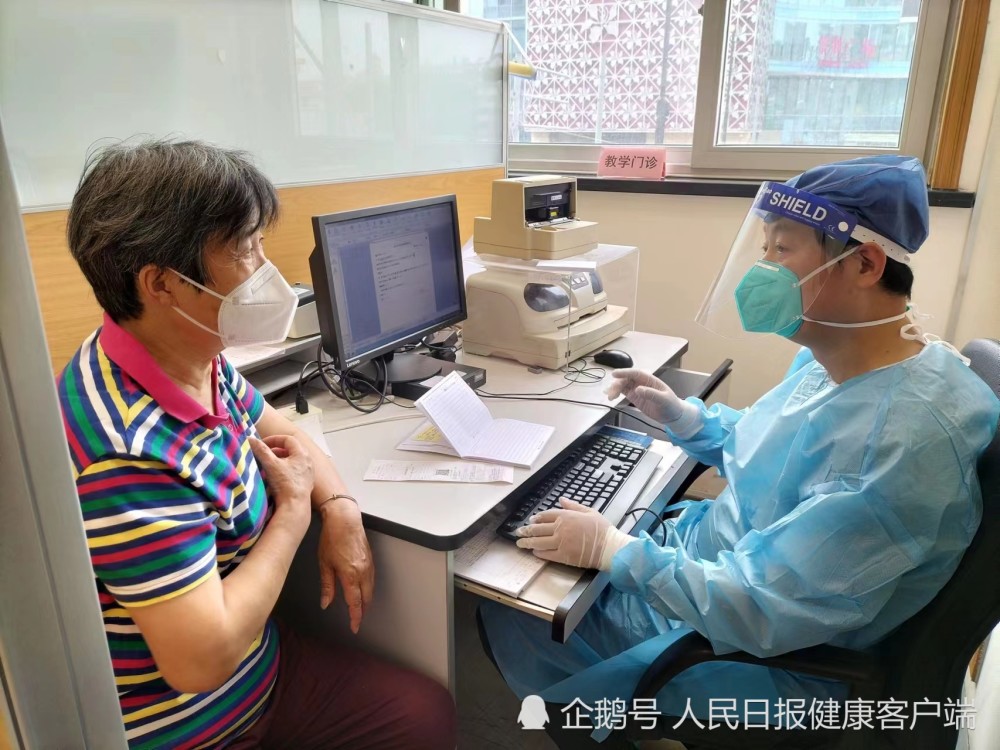 上海医生疫情下写下25篇门诊日记：许多病人都需要心理疏导