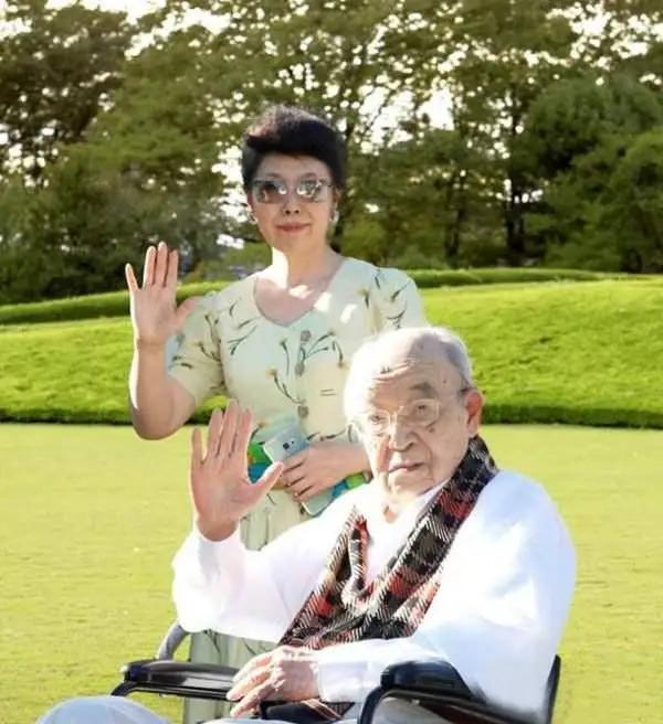 乔羽去世：他写的歌大家都会唱，与妻是初恋幸福68年