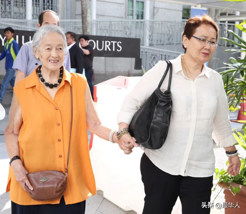 中国小伙“爱”上79岁新加坡富婆，上演惊天骗局