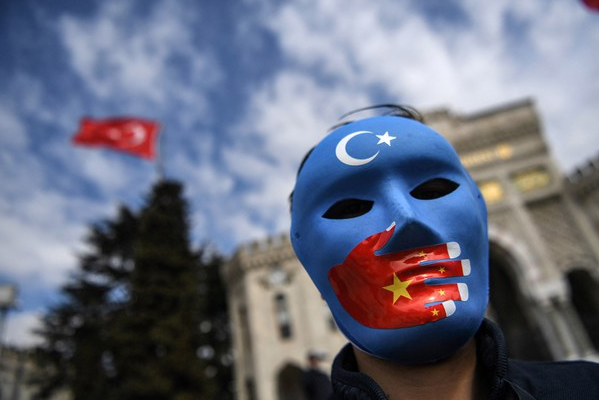 逃出新疆后,维吾尔人、哈萨克人仍遭国安骚扰